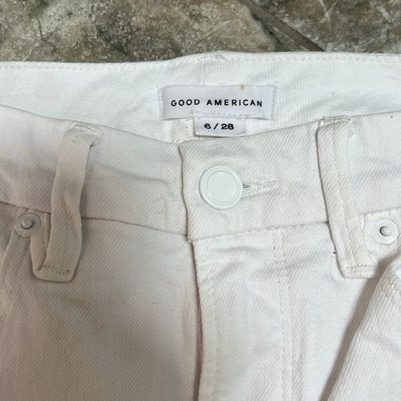 Good American White jeans. Size 6 /28 - Picture 4 of 12